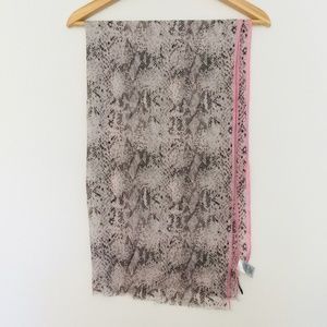 Loft Snake Skin Print Scarf Gray/Pink Trim OS